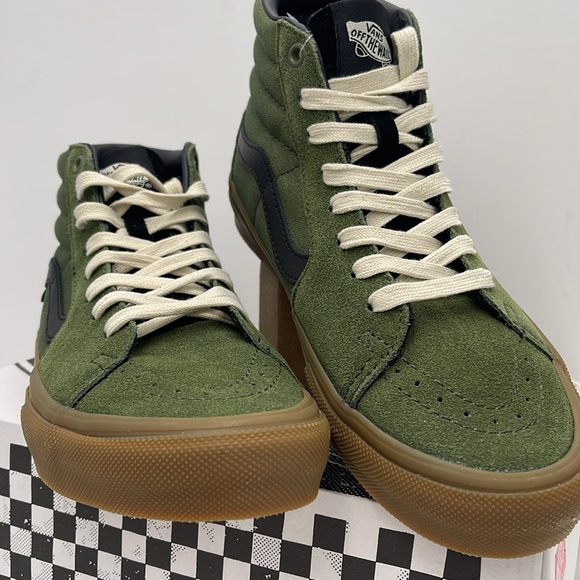 Vans WMNS Skate Sk8-Hi Green/Gum
VN0A5FCC17P
Sneakersers - Picture 5 of 16